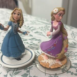 disney infinity characters - rapunzel and alice